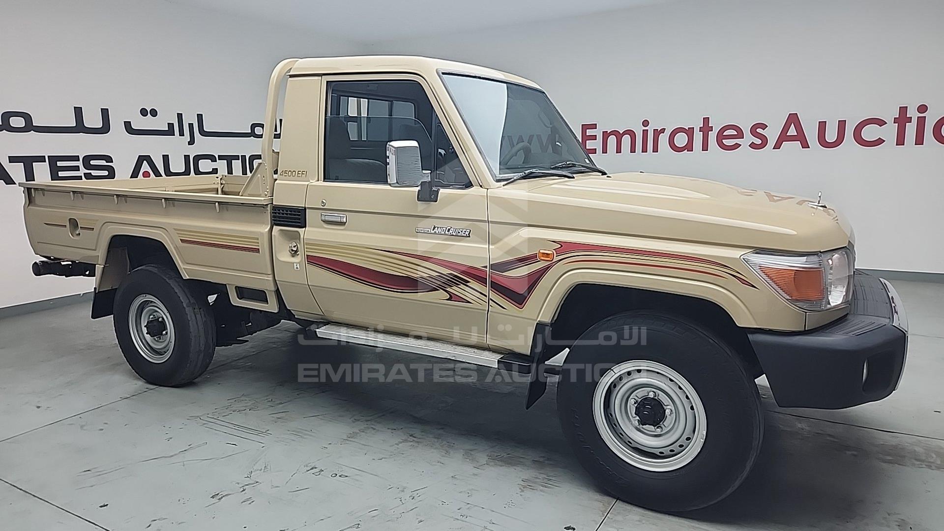 2009 TOYOTA LAND CRUISER VIN: JTFLJ73J196052911