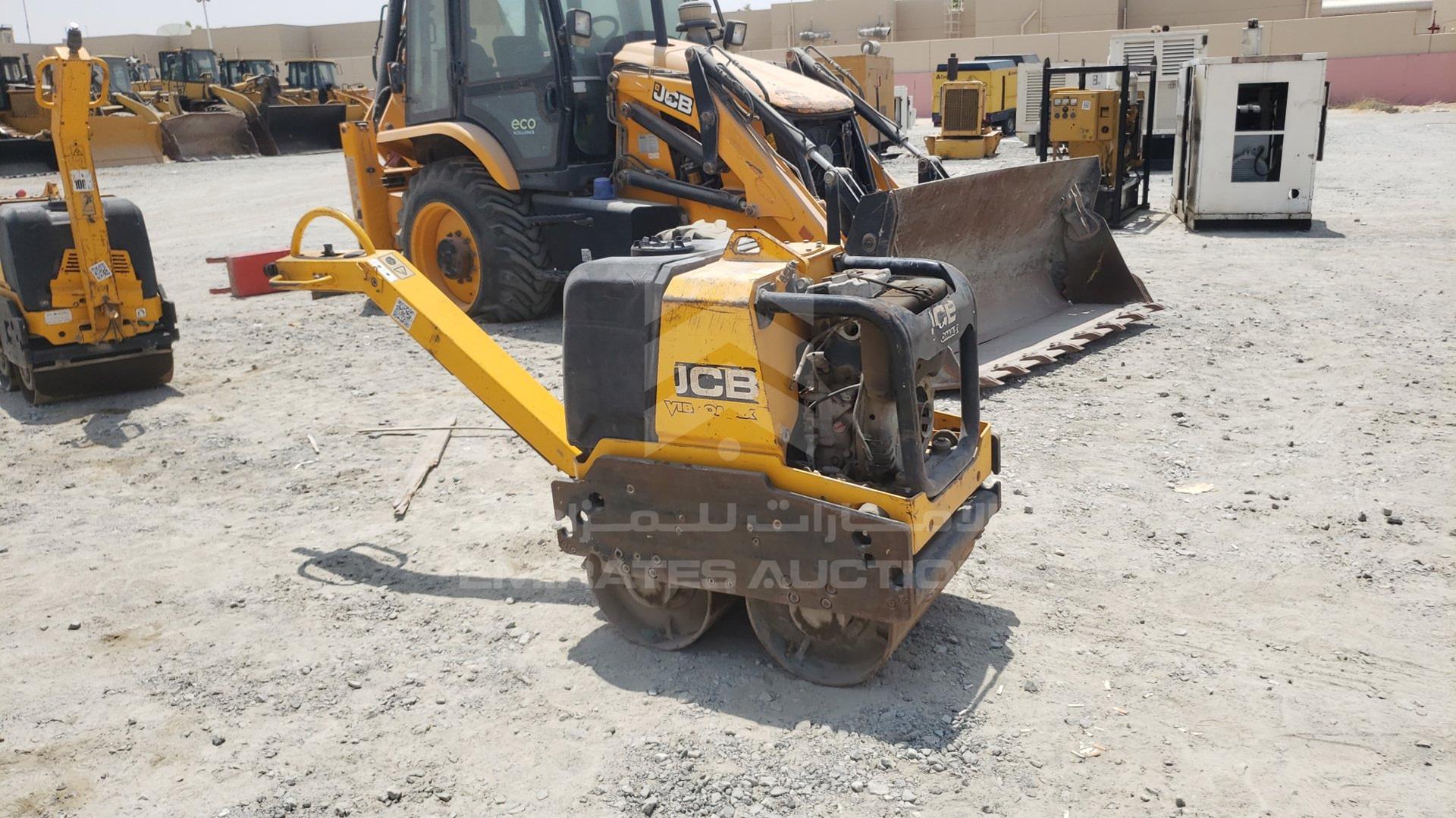 0 JCB --- VIN: GATVD070V02703695