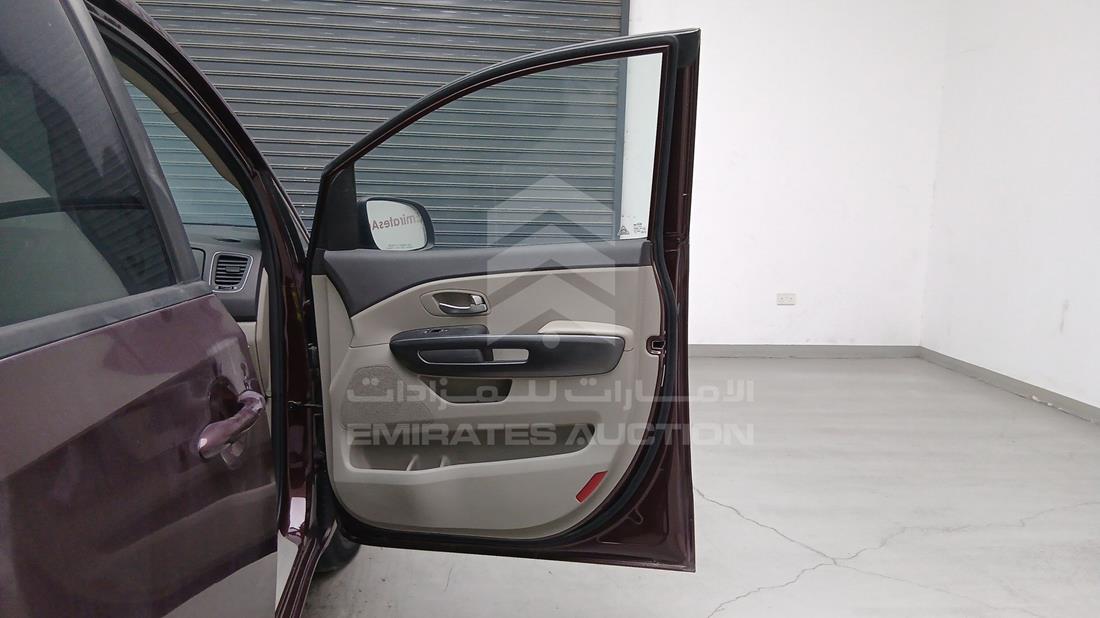 2015 Kia Sedona — Front Right Door — Photo 37