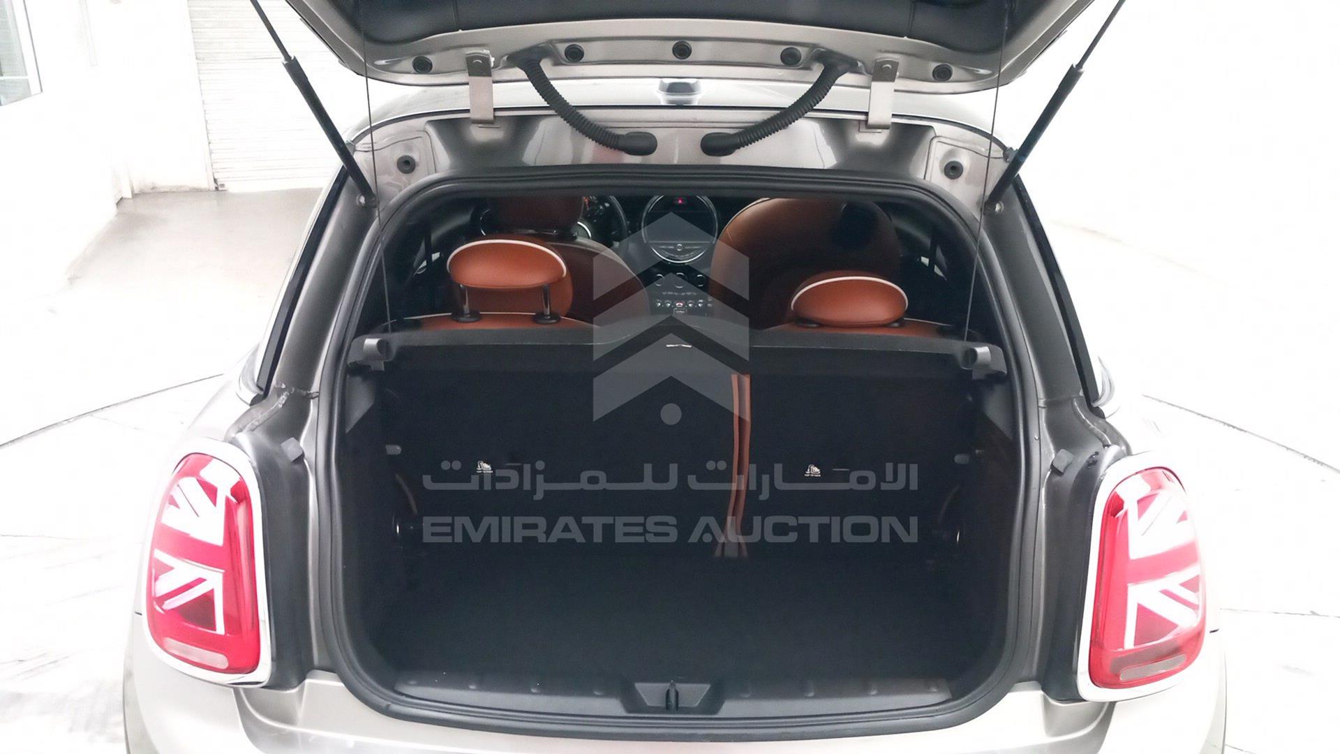 2020 MINI COOPER S VIN: WMWXR5A0XLTR82894