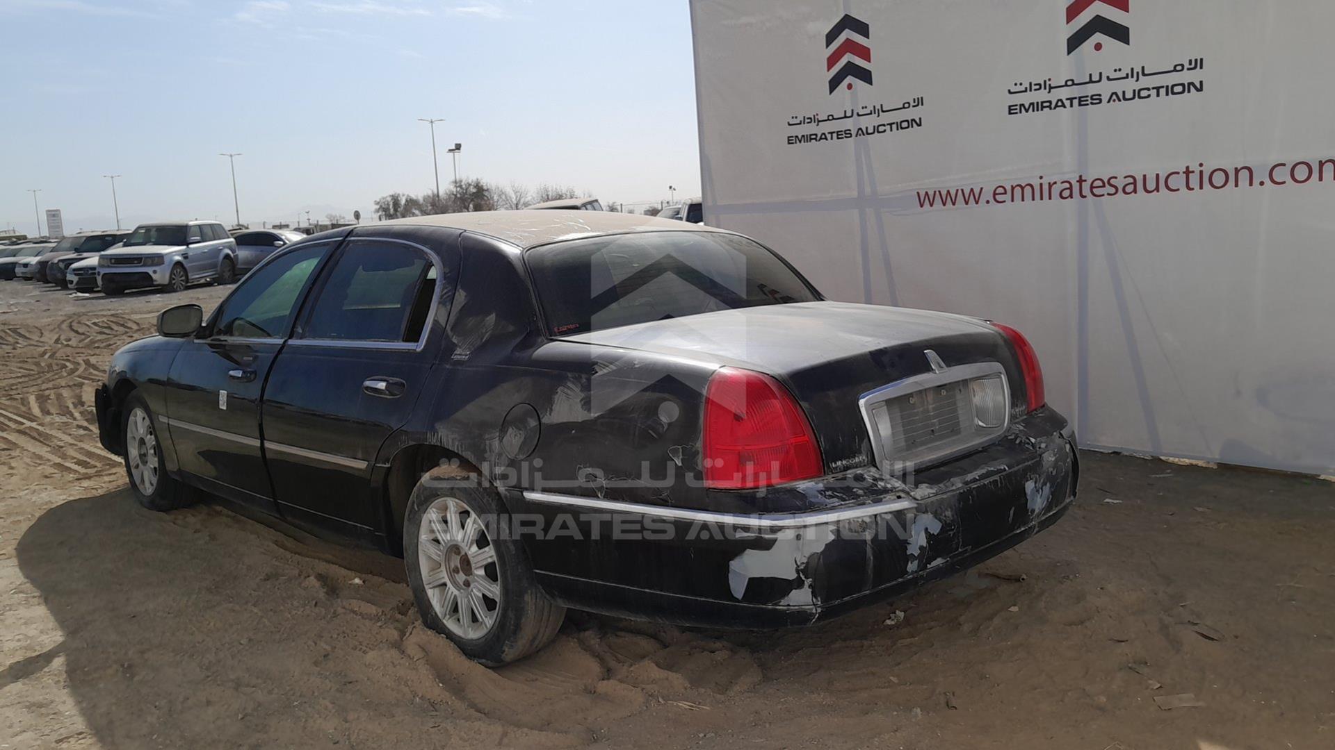 2007 LINCOLN TOWN CAR VIN: 1LNHM82V87Y607303