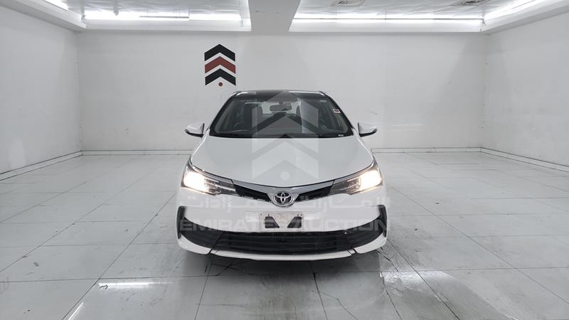 RKLBB9HE8J5212787 Auction: EmiratesAuction Lot: 404125 RKLBB9HE8J5212787 Toyota Corolla 2018 WHITE Photo 1