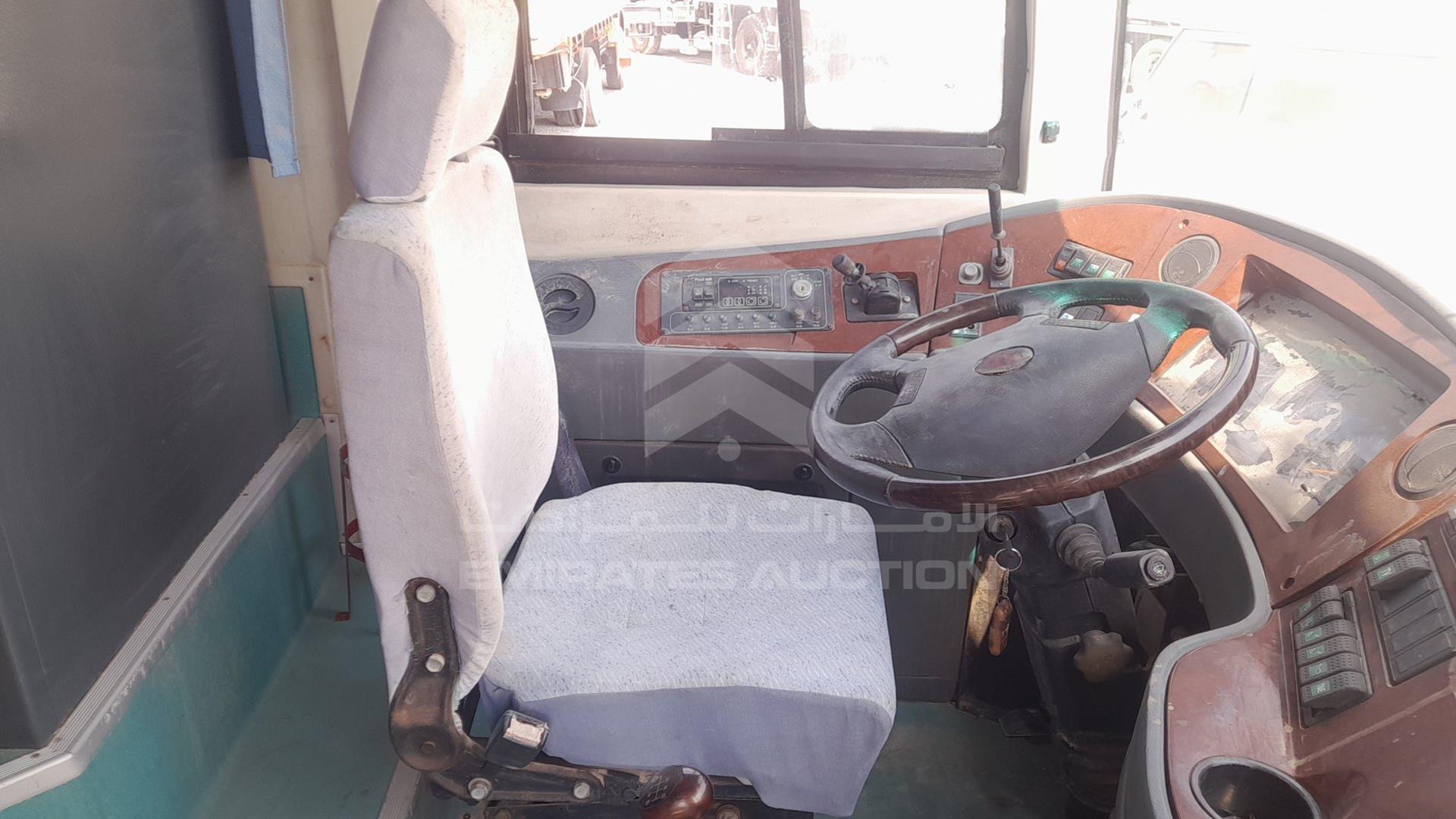 2010 BUS --- VIN: LGF6JR9W7AF123500