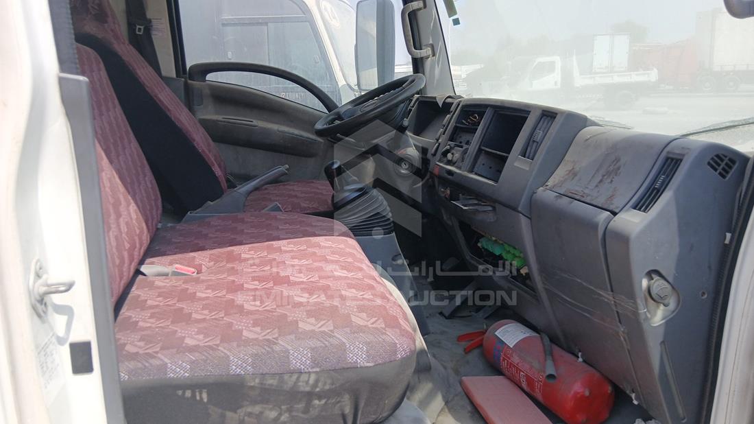 2014 Isuzu Reward NM — Front Right Passenger Seat View — Photo 20
