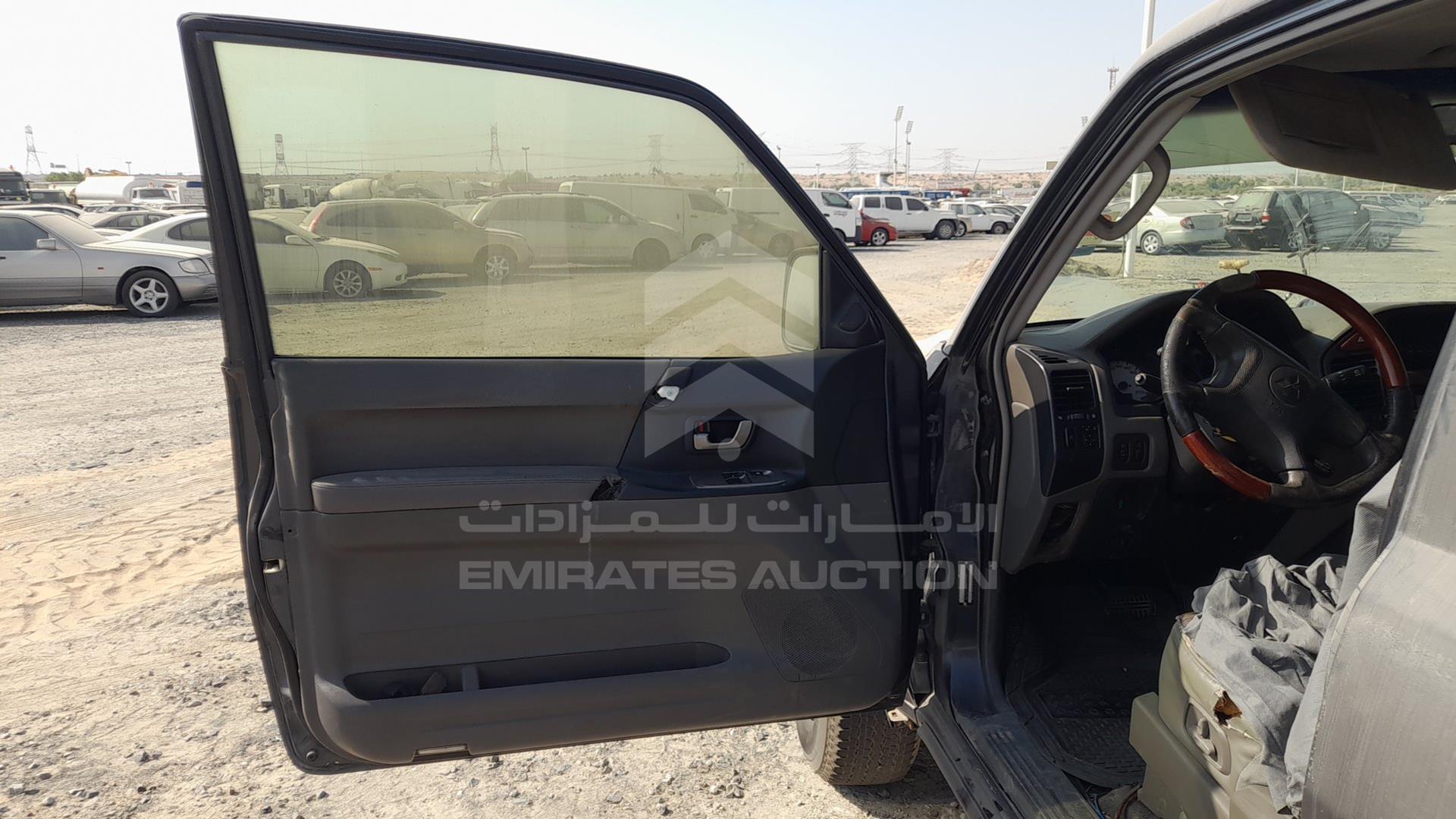 2005 MITSUBISHI PAJERO VIN: JMYMYV67W5J705237