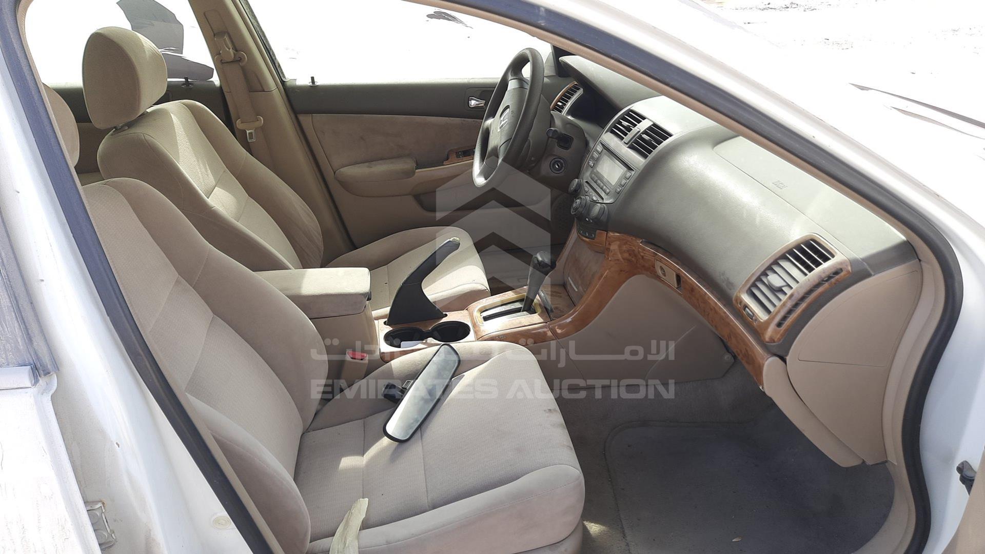 2005 HONDA ACCORD VIN: JHMCM56535C404335