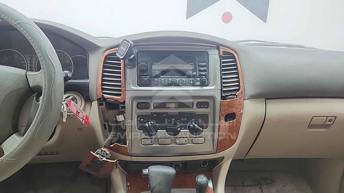 2003 Toyota Land Cruiser — Entertainment Systems & Camera Monitor & Navigation — Photo 11