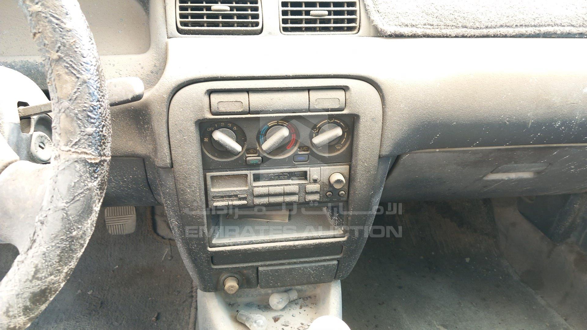 1999 NISSAN SENTRA VIN: JN1BB41S8XW002552