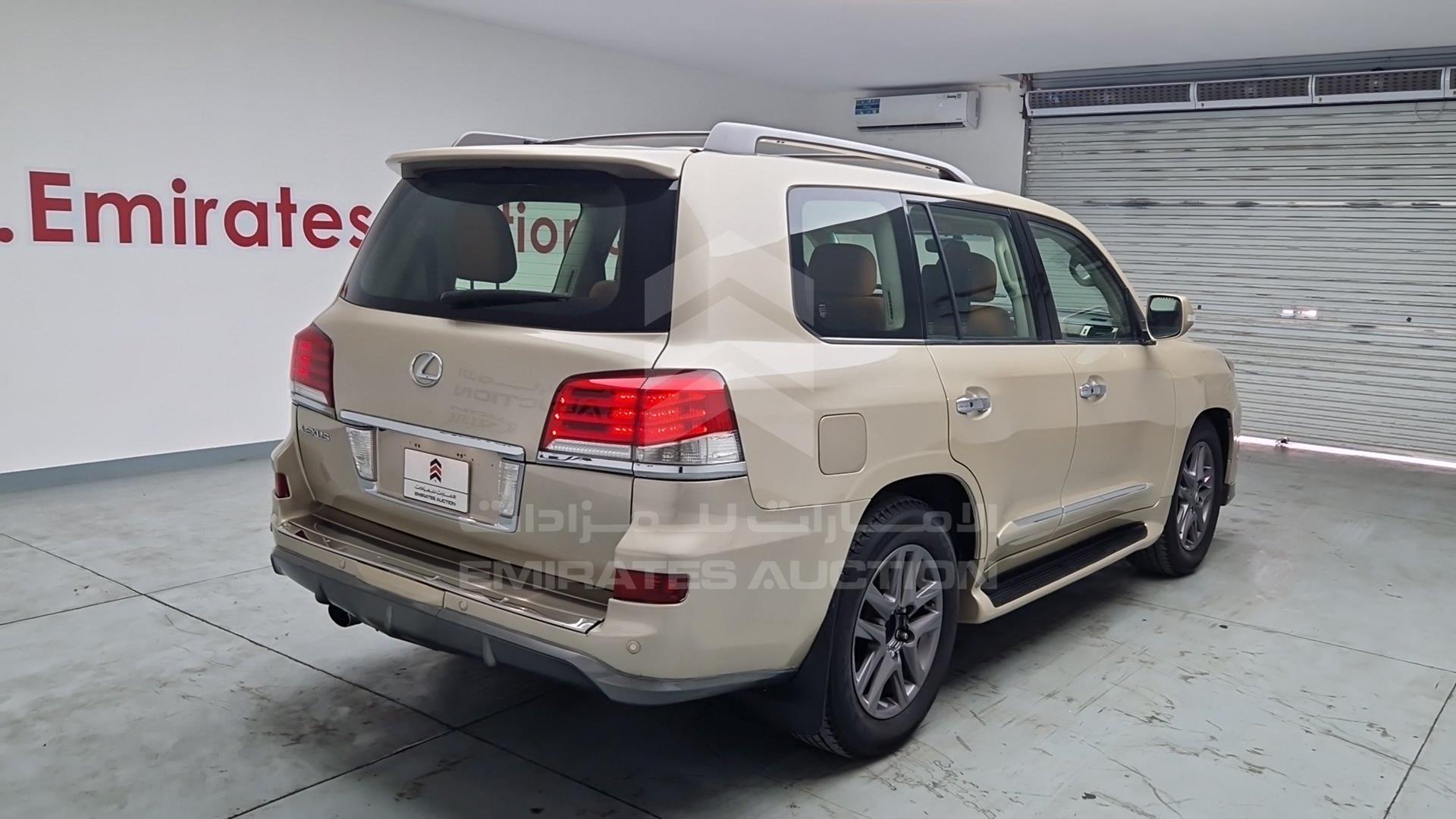 2014 LEXUS LX 570 VIN: JTJHY00W2E4145215