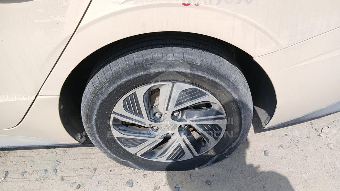 2021 Hyundai Sonata Hybrid — Rear Left Tyre — Photo 31