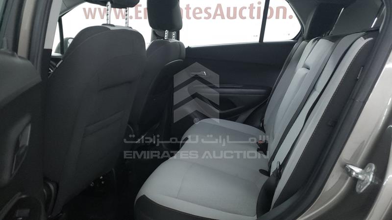 KL7CJKSB3LB353620 Auction: EmiratesAuction Lot: 409549 KL7CJKSB3LB353620 Chevrolet Trax 2020 BROWN Photo 22