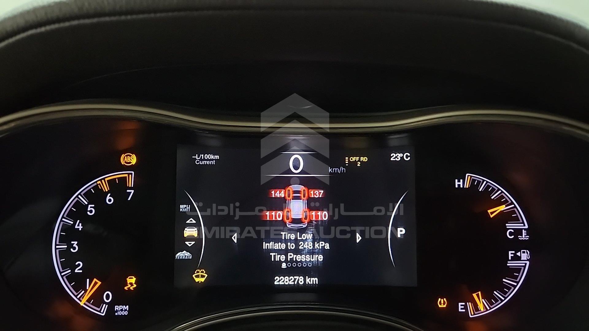 2014 JEEP GRAND CHEROKEE VIN: 1C4RJFJT2EC148530