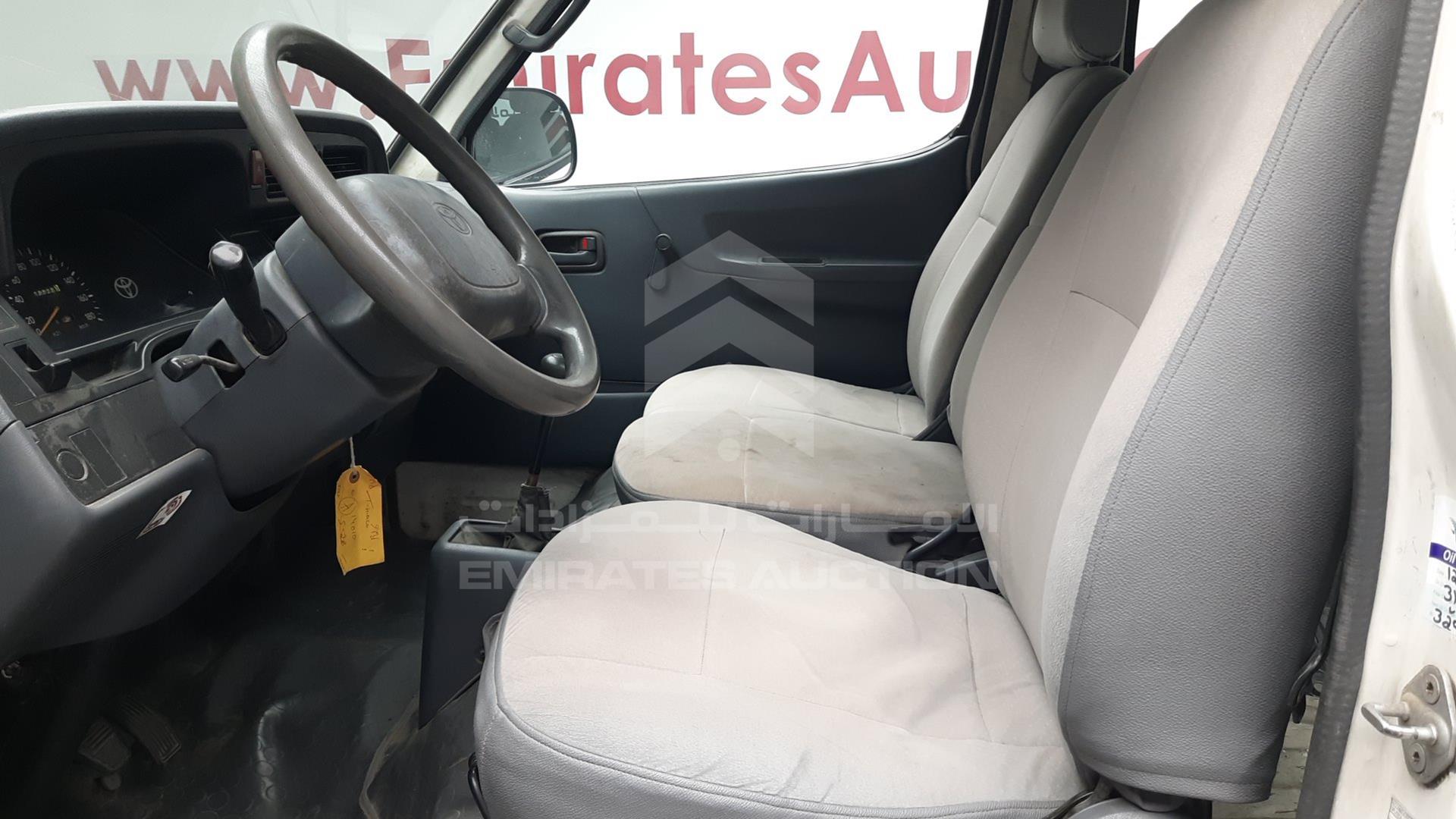 2003 TOYOTA HIACE VIN: JTCFR119537009974