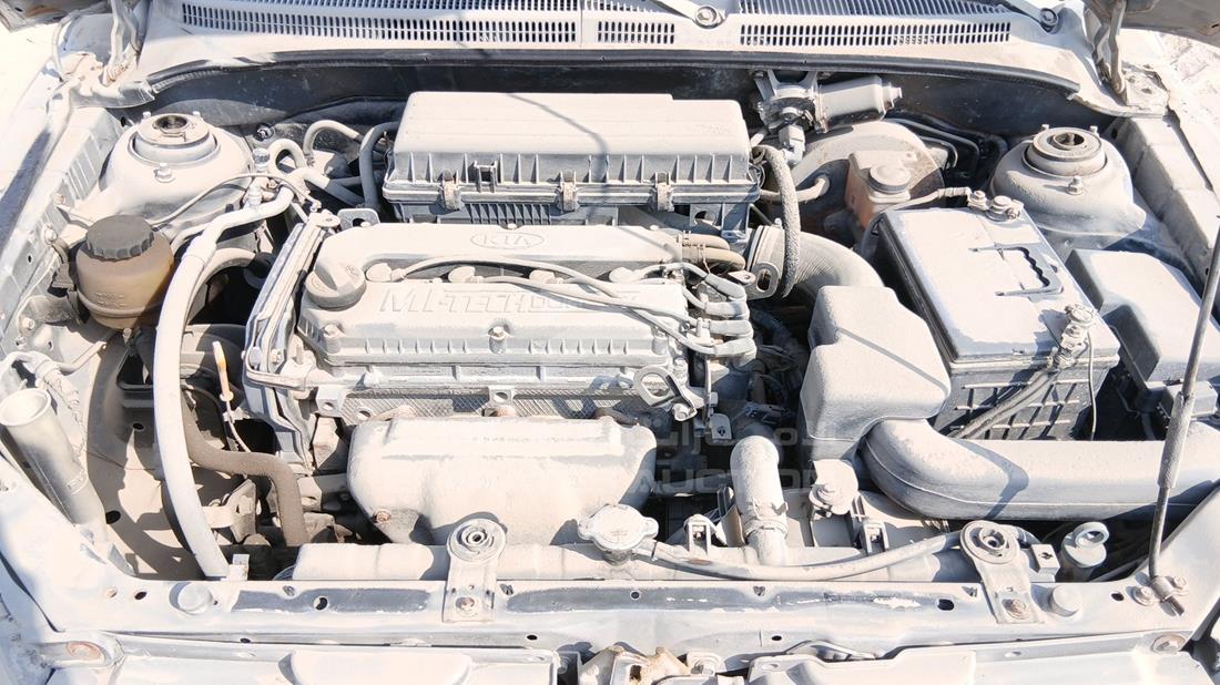 2005 Kia Rio — Engine Bay — Photo 28
