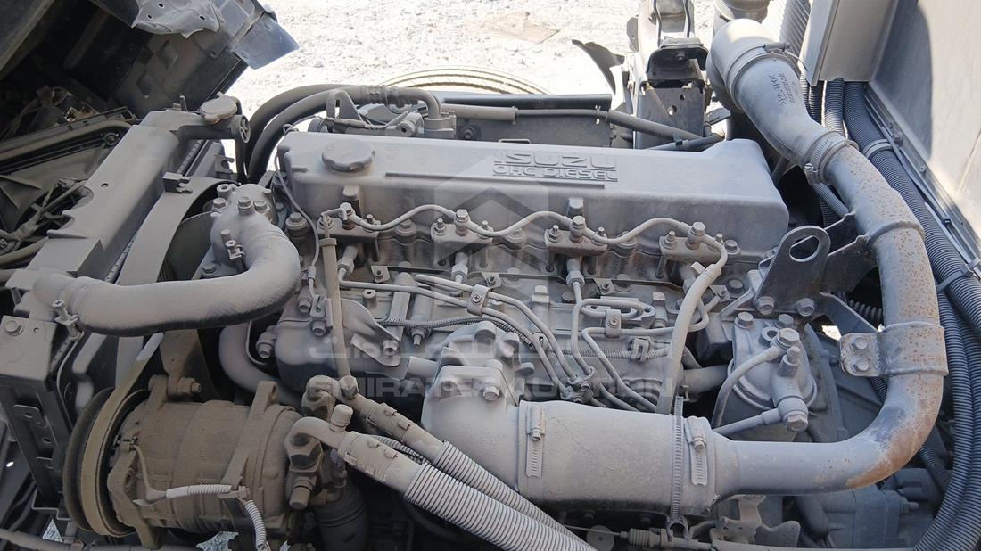 2014 Isuzu NMR — Engine Bay — Photo 25