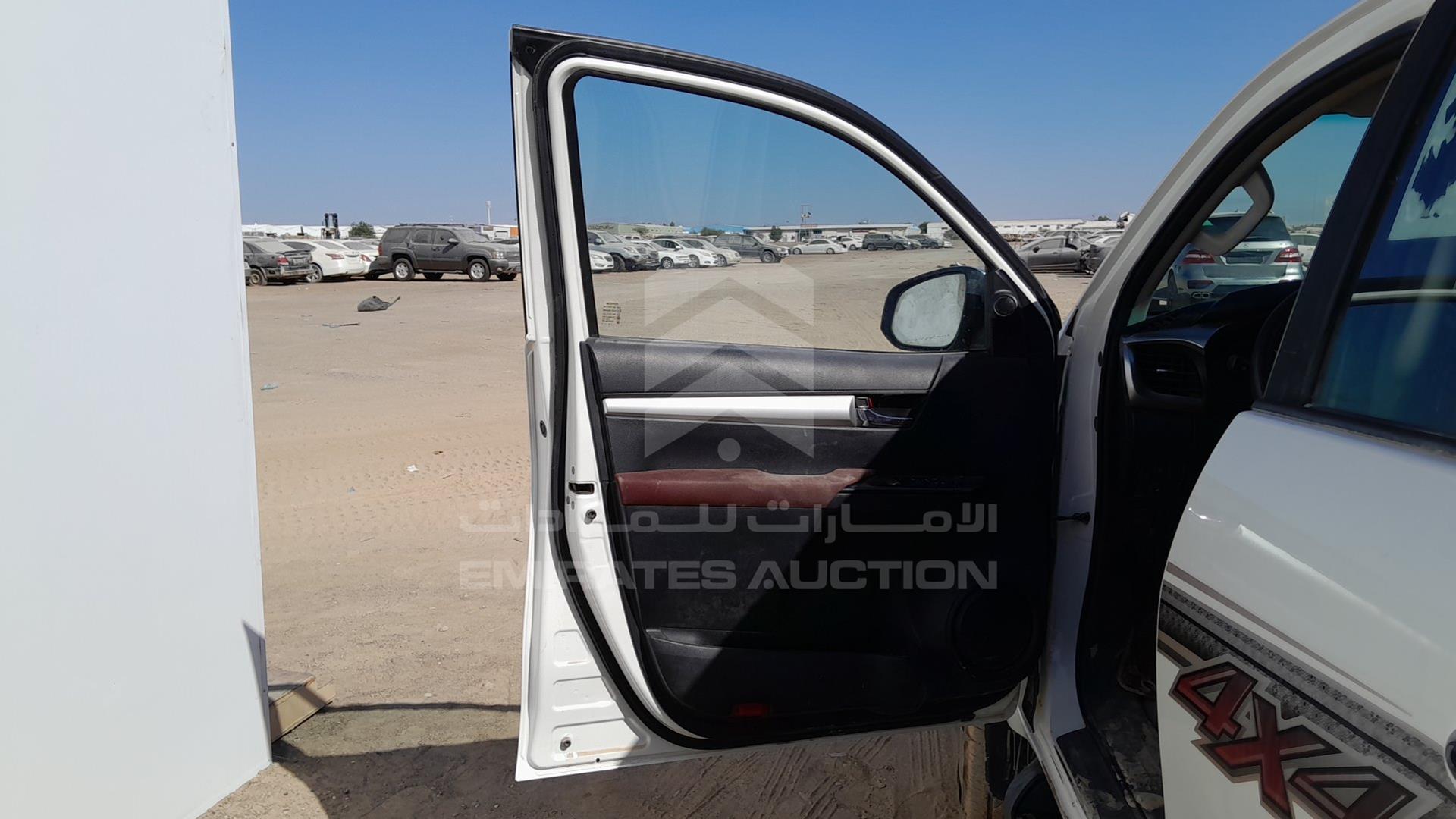2020 TOYOTA HILUX VIN: MR0HX8CD4L1400235