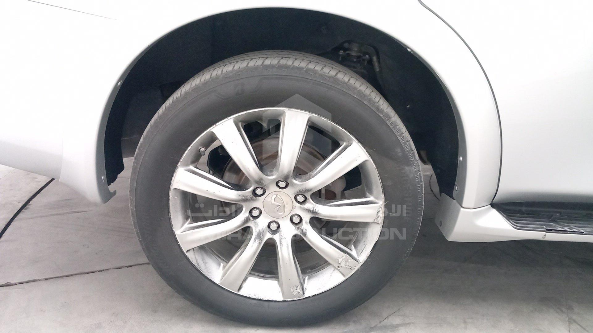 2011 INFINITI QX56 VIN: JNRAZ25Y2B9000763