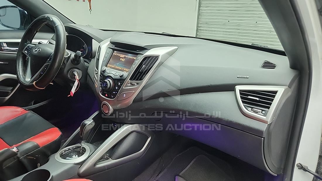 هيونداي فولستر 2016 — زاوية واجهة الراكب الأمامي الأيمن — صورة 29