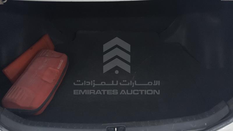 RKLBB9HE3J5206184 Auction: EmiratesAuction Lot: 435375 RKLBB9HE3J5206184 Toyota Corolla 2018 WHITE Photo 31