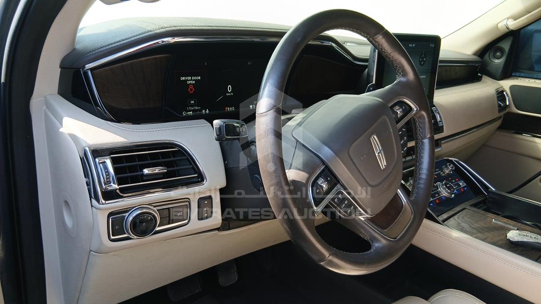 2021 Lincoln Navigator — Front Left Driver Dashboard View — Photo 12