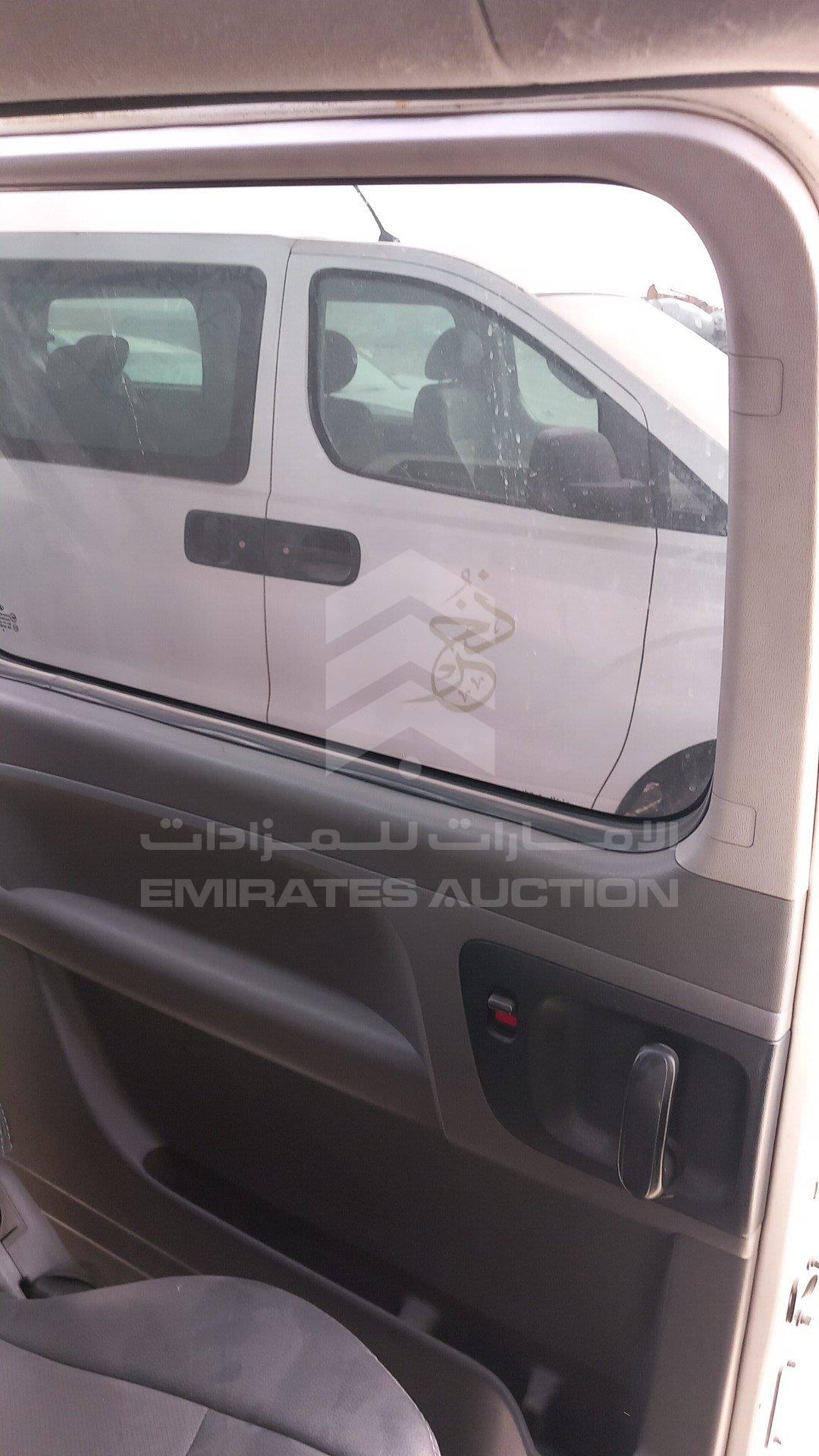 KMJWA37R0CU455693 - 2012 Hyundai H1 - #506534