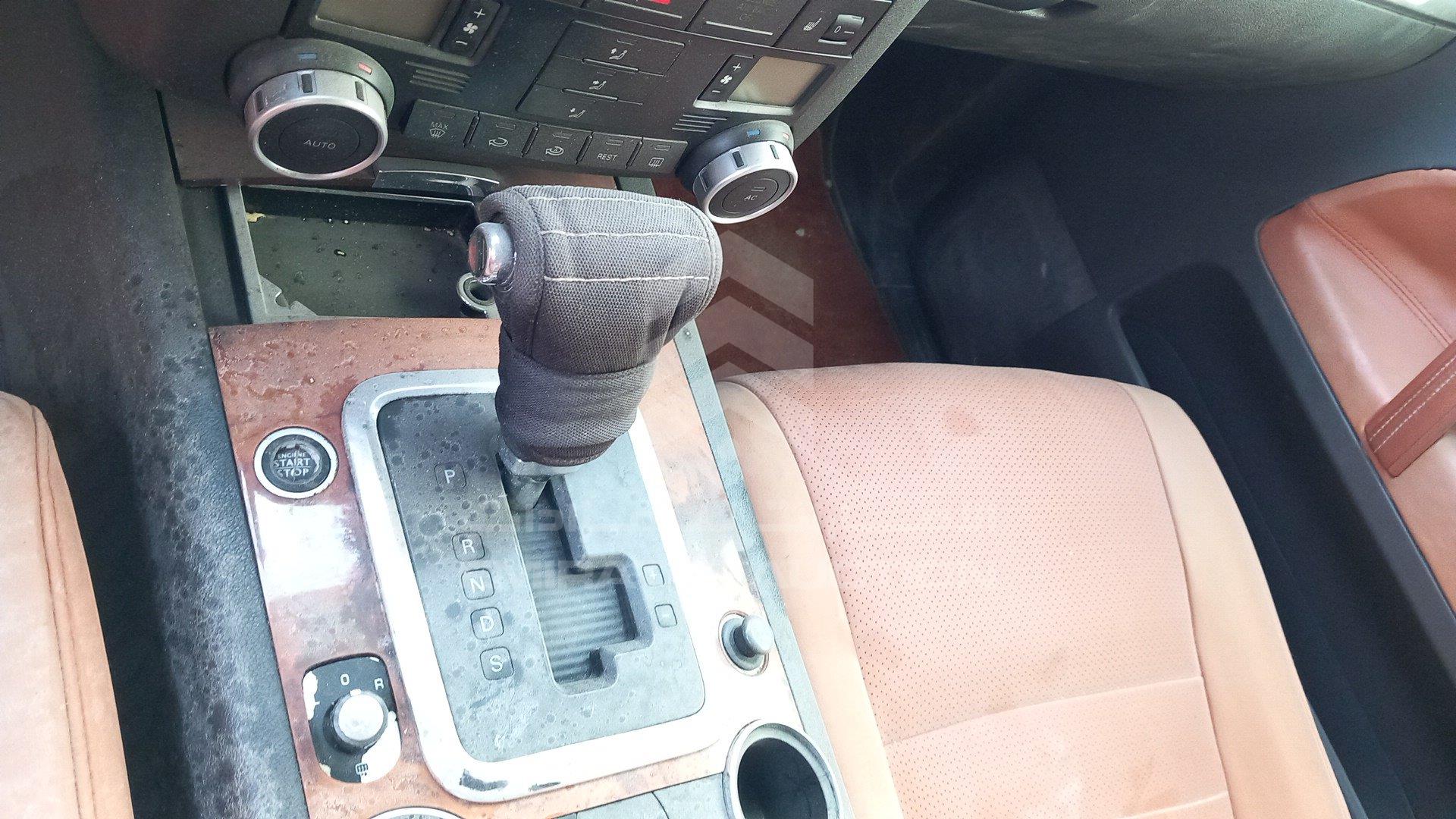 WVGAL27L19D000842 - 2009 Volkswagen Touareg - #453462