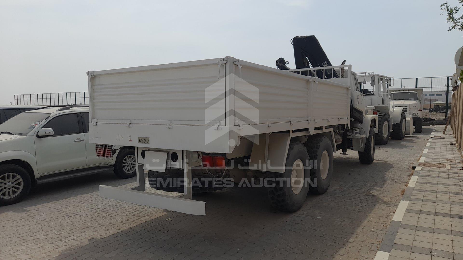 0 NISSAN DIESEL UD VIN: TZA52P-4208