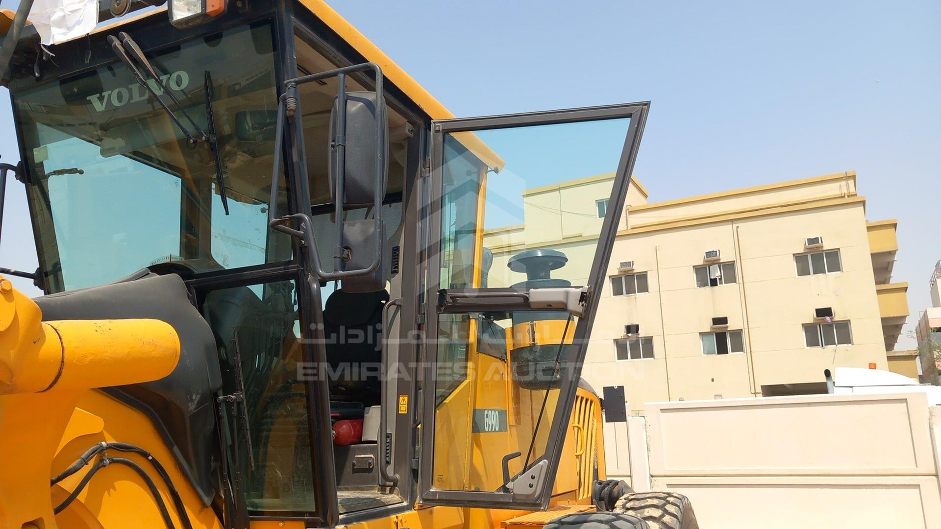 2015 VOLVO G990 VIN: VCE0G990V00508137