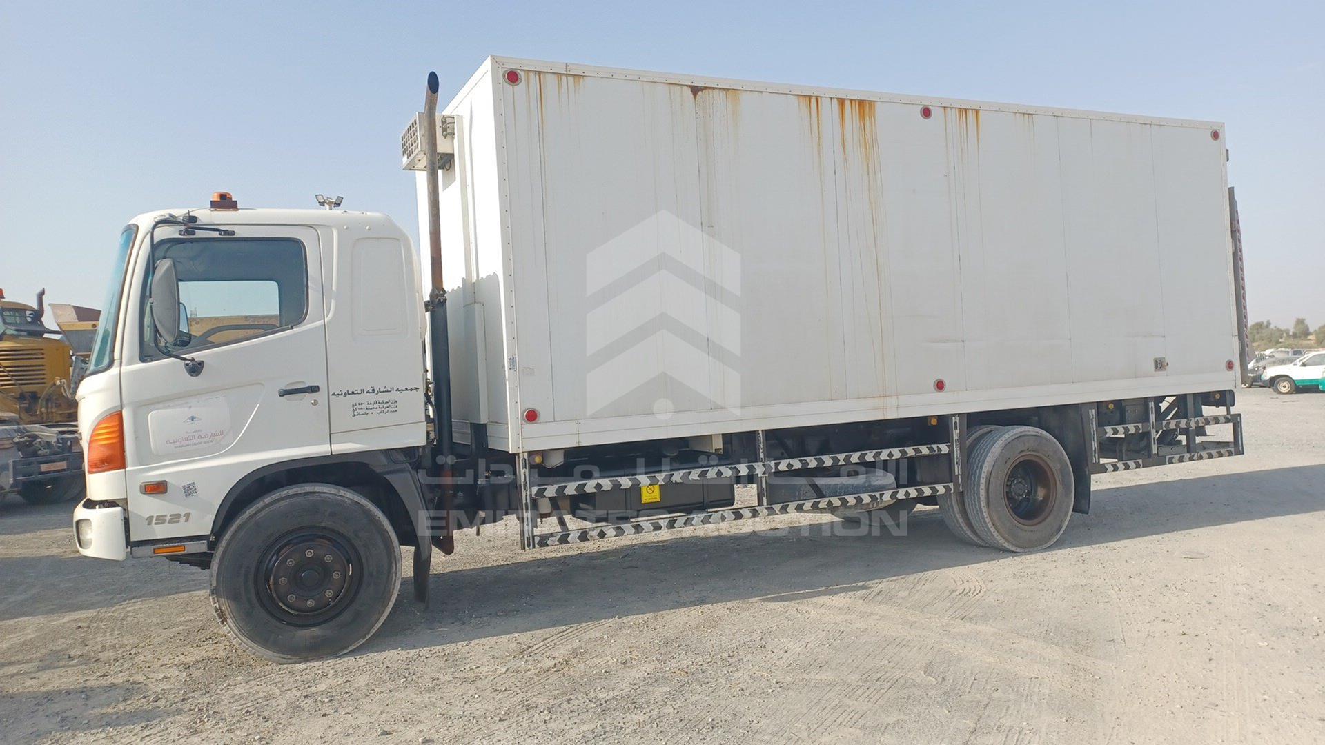 2011 HINO 500 VIN: JHDFG1JP1B1S18435