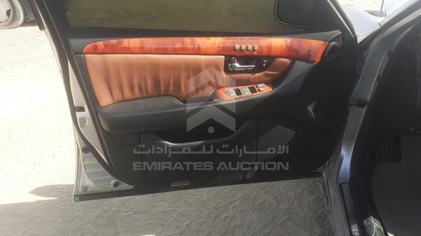 Lexus LS 430 2004 JTHBN36F940137823 Image 3
