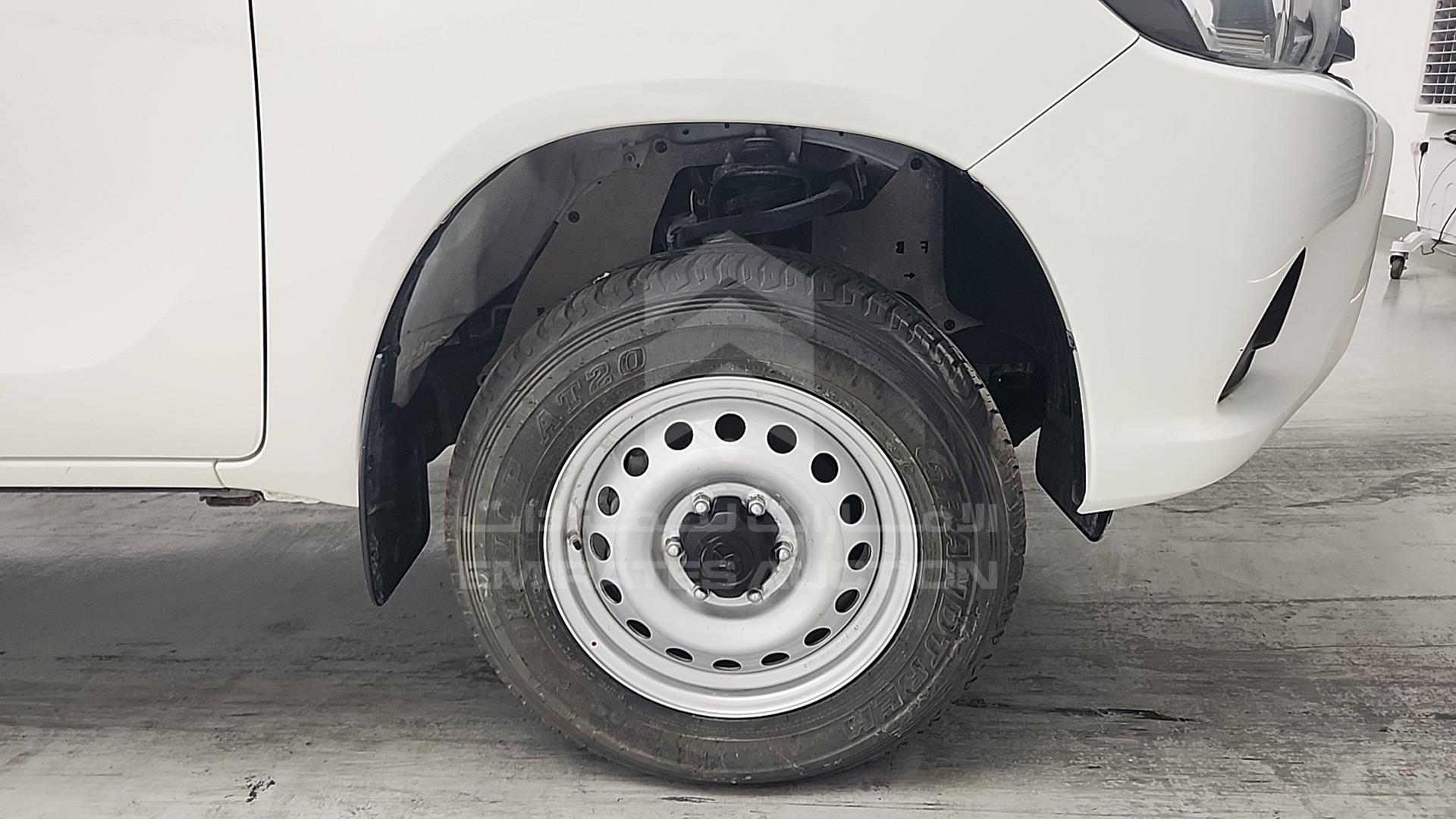 2023 TOYOTA HILUX VIN: MR0DB9CD1P5004085