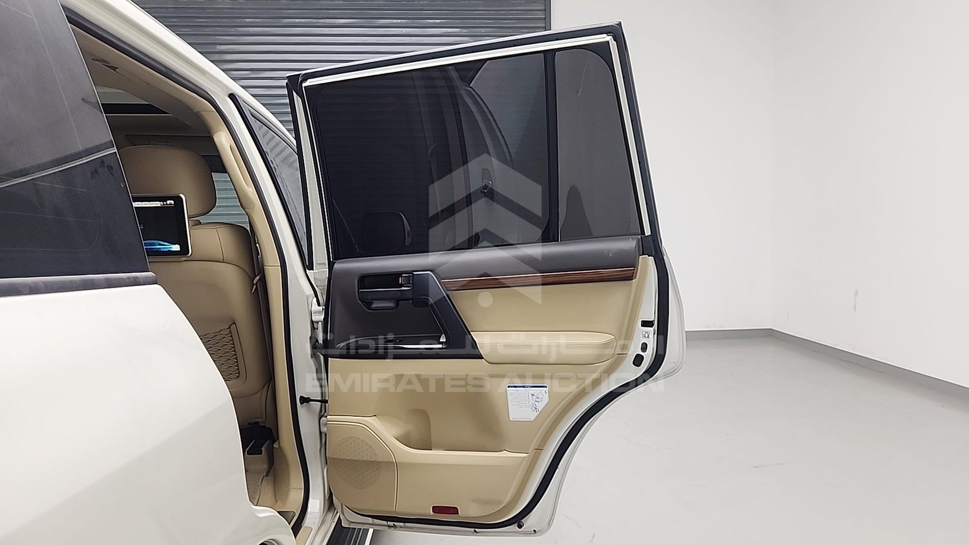 2017 TOYOTA LAND CRUISER GXR V6 VIN: JTMHU01J4H5125418