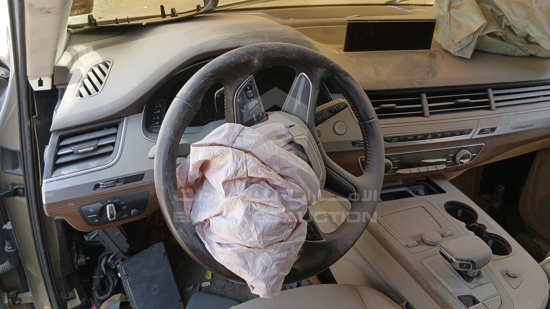 2016 Audi Q7 — Steering & Mounted Controls — Photo 13