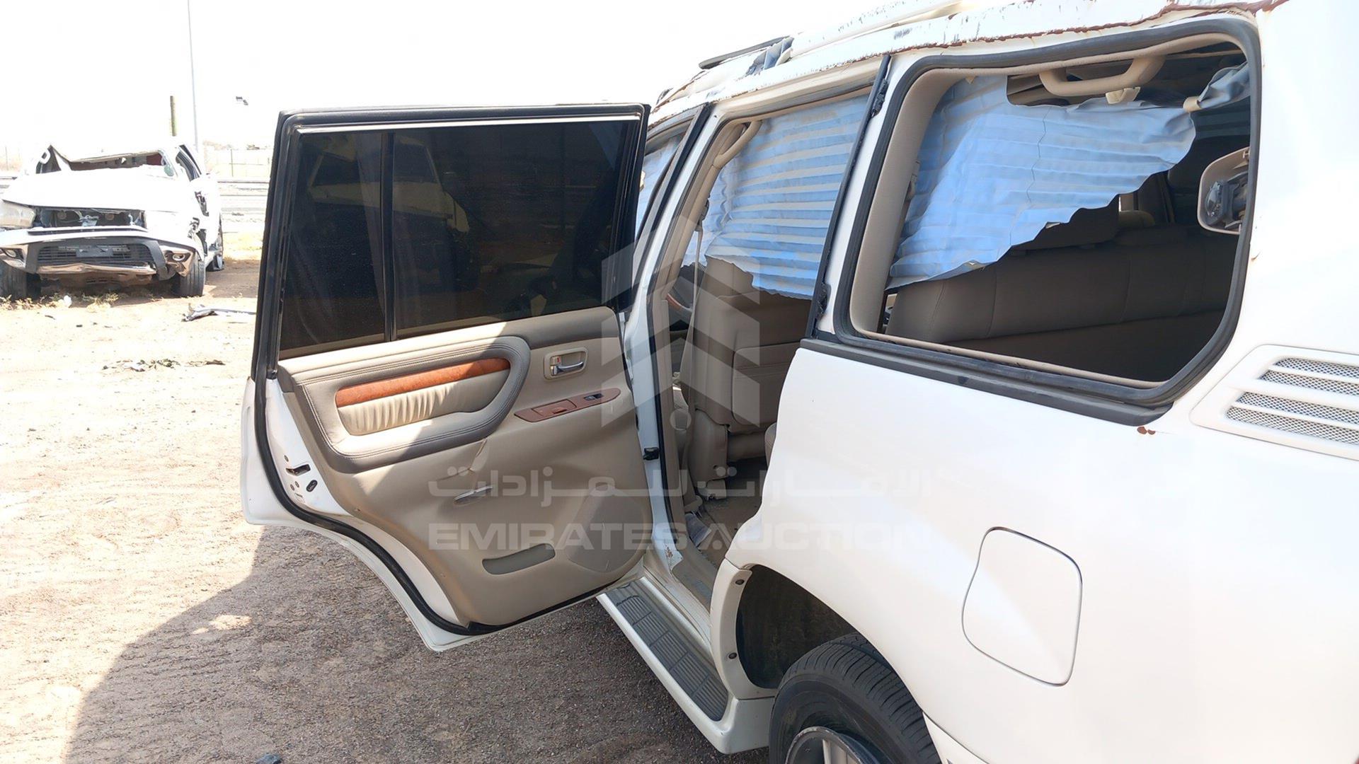 2006 LEXUS LX 470 VIN: JTJHT00W464007210