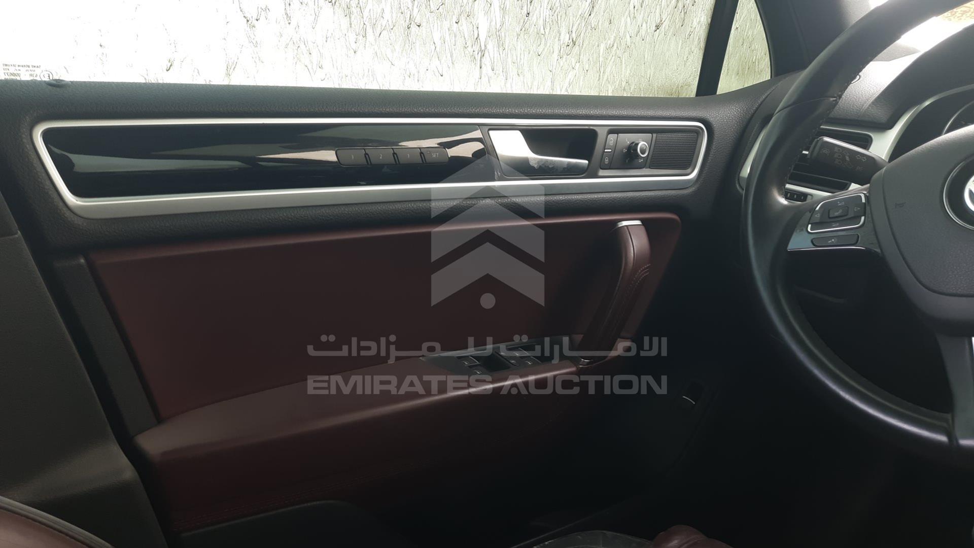 2013 VOLKSWAGEN TOUAREG VIN: WVGBD2BP7DD008254