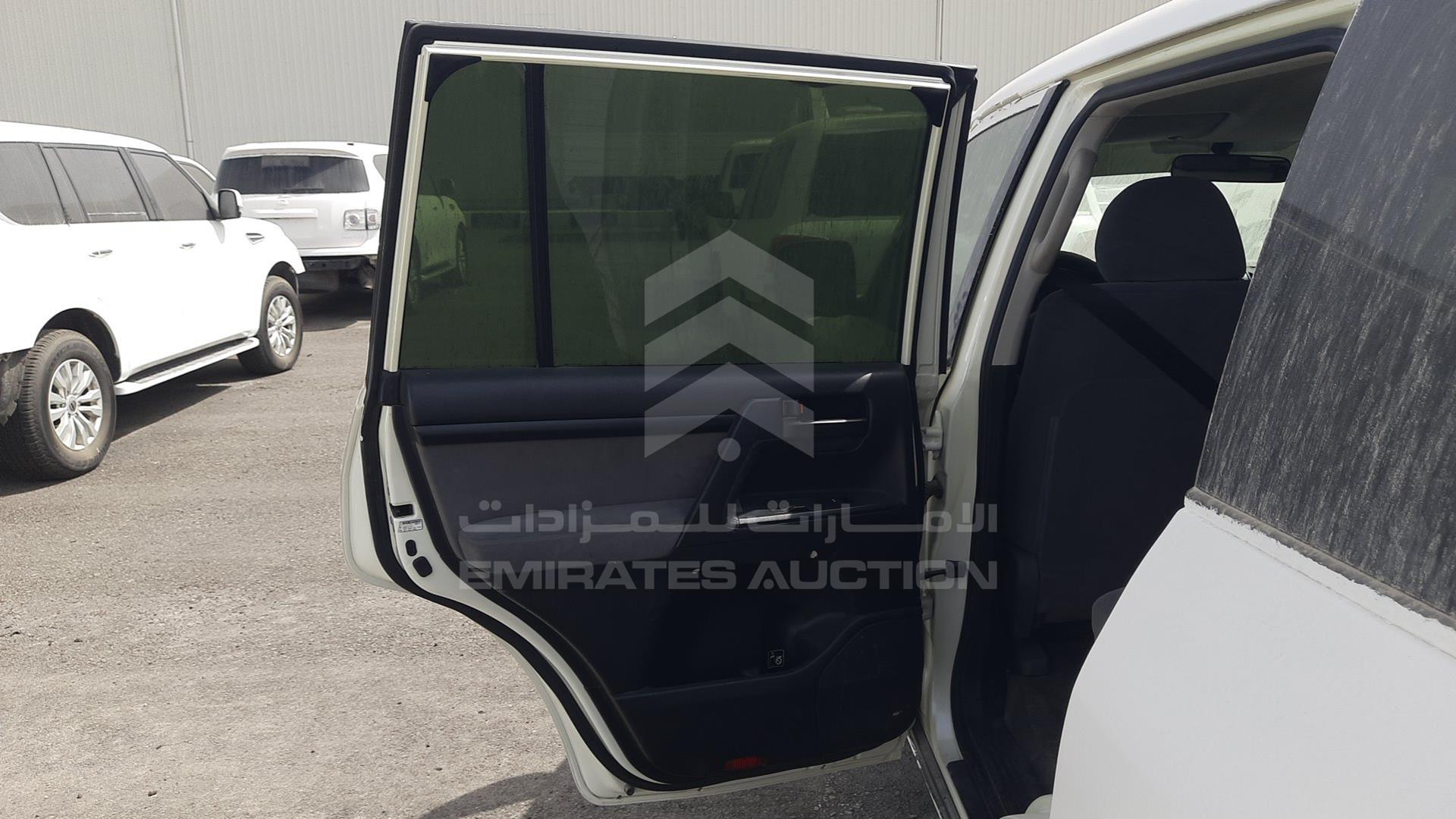 2011 TOYOTA LAND CRUISER VIN: JTMDU09J3B4033748