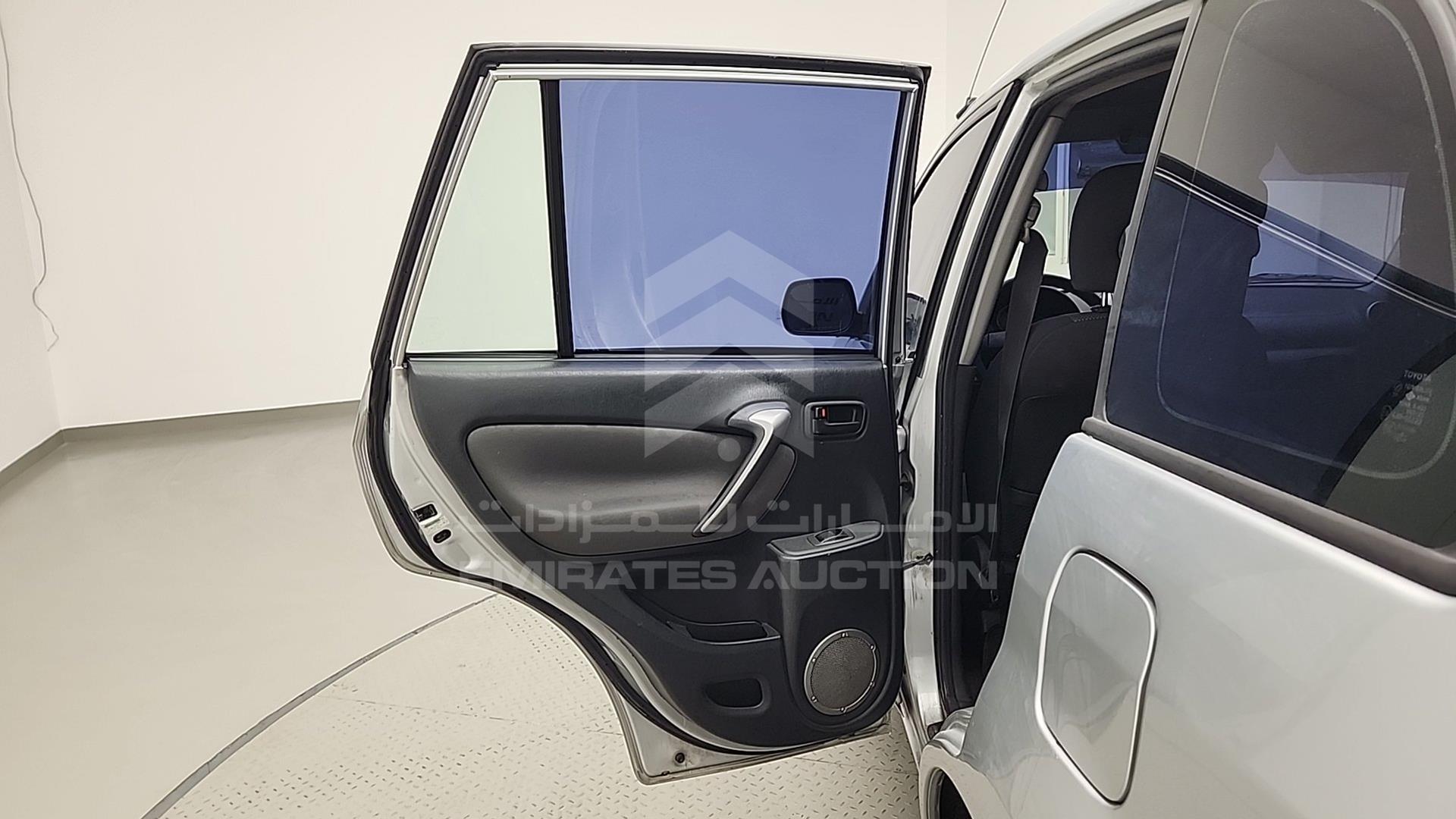 2005 TOYOTA RAV-4 VIN: JTEHH20V350302629
