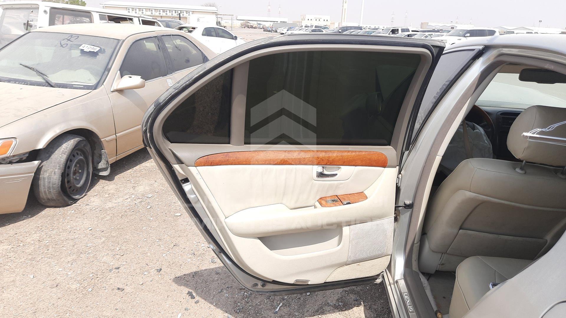 2001 LEXUS LS 430 VIN: JTHBN30F110008026
