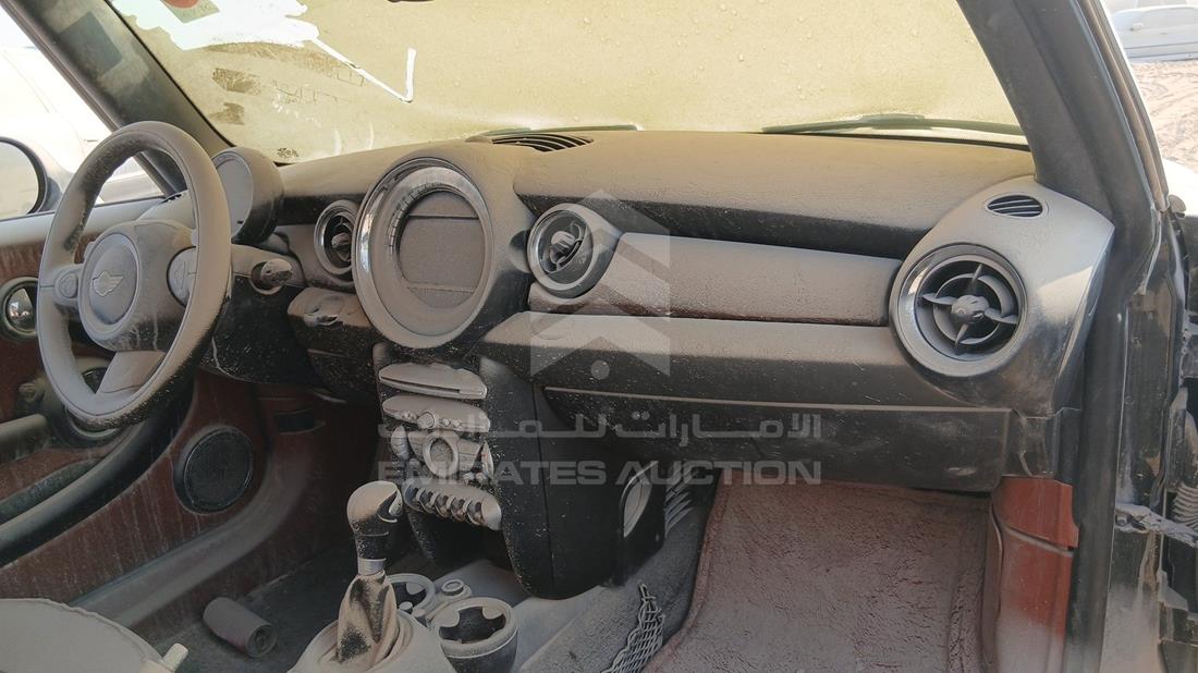 ميني كوبر اس 2010 — زاوية واجهة الراكب الأمامي الأيمن — صورة 23