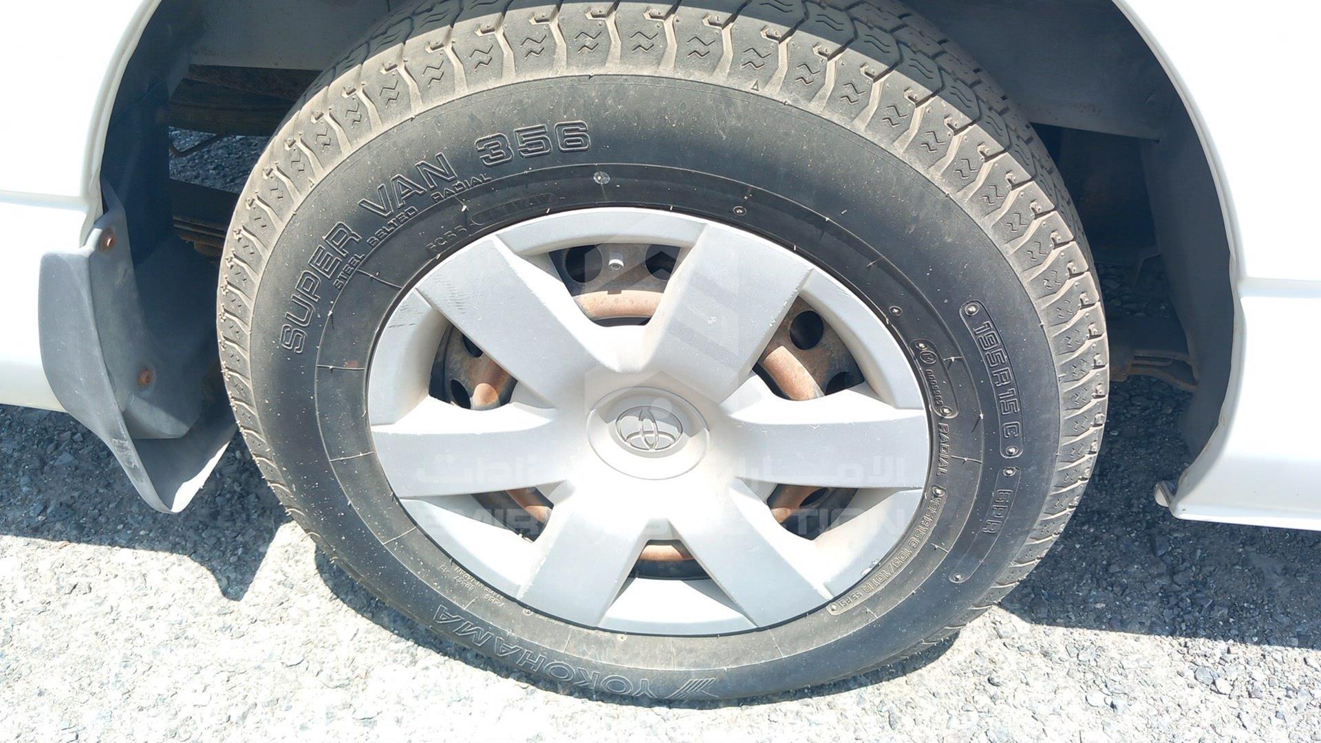 2011 TOYOTA HIACE VIN: JTFHX02P2B0063412