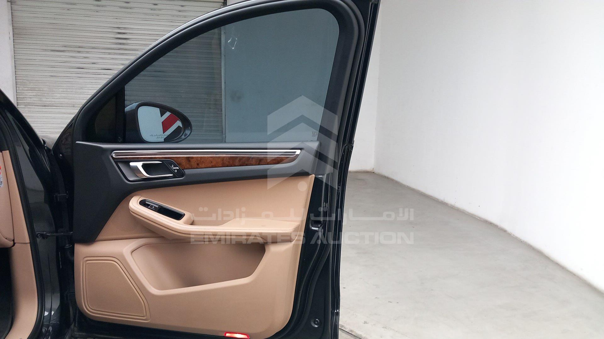 2020 PORSCHE MACAN S VIN: WP1AB2A56LLB33710