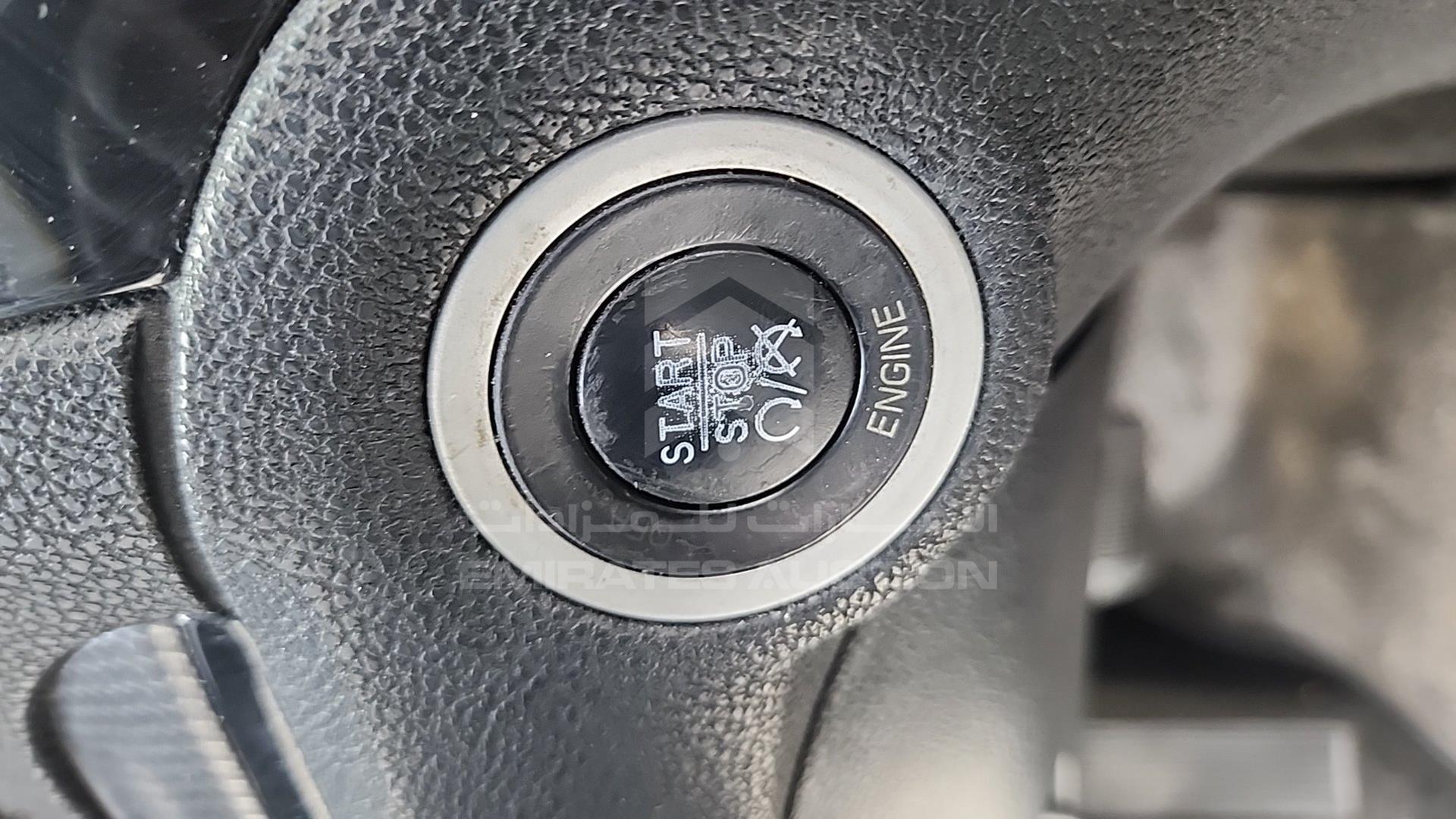 2013 CHRYSLER 300 VIN: 2C3CCABG4DH528845
