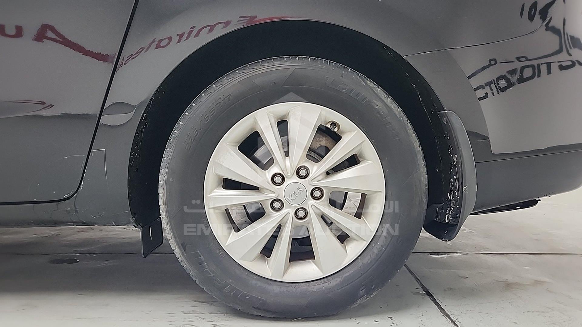 2016 KIA SEDONA VIN: KNDMA5C18G6118093
