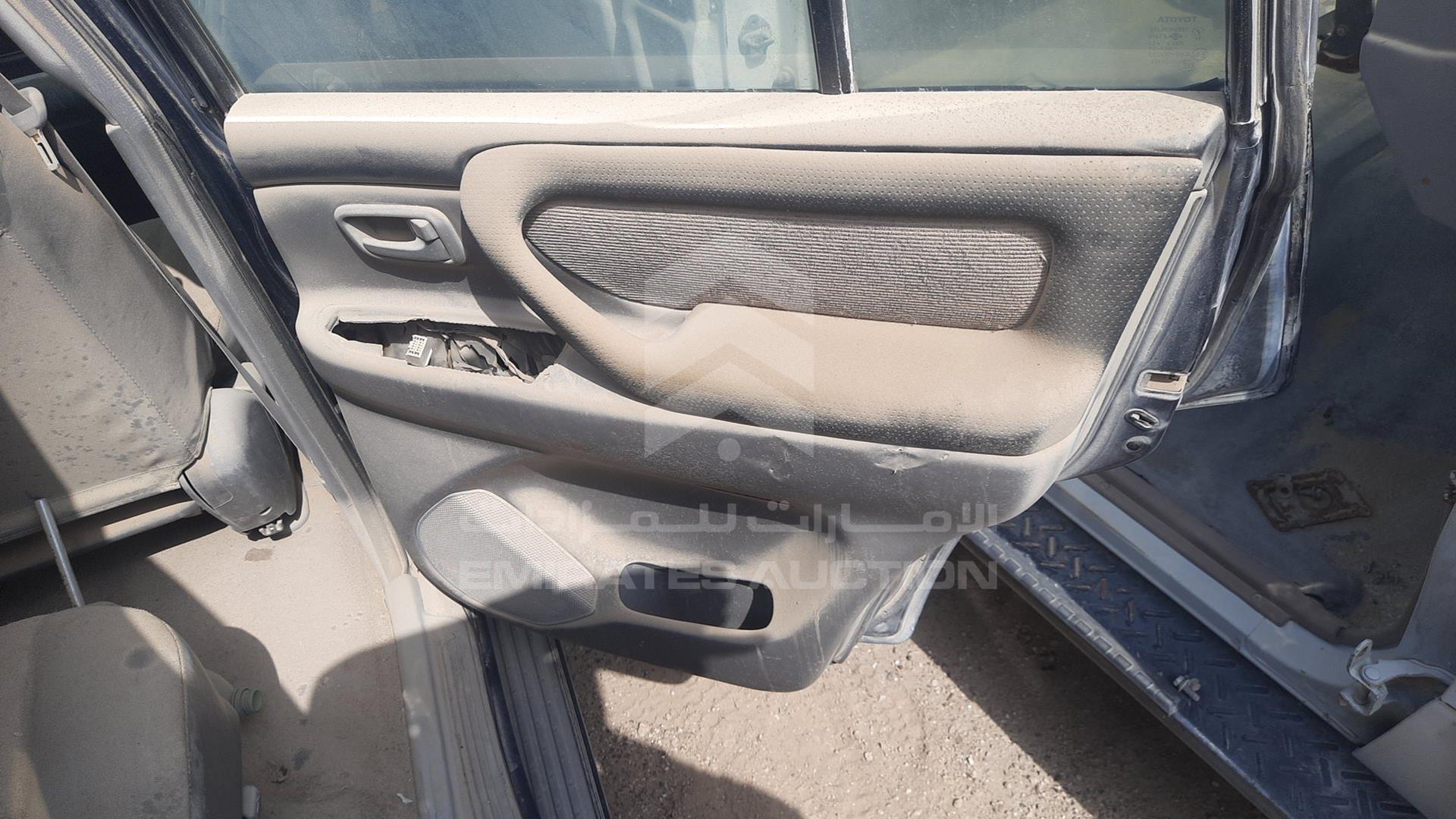 2004 TOYOTA LAND CRUISER VIN: JTECB09J543013541
