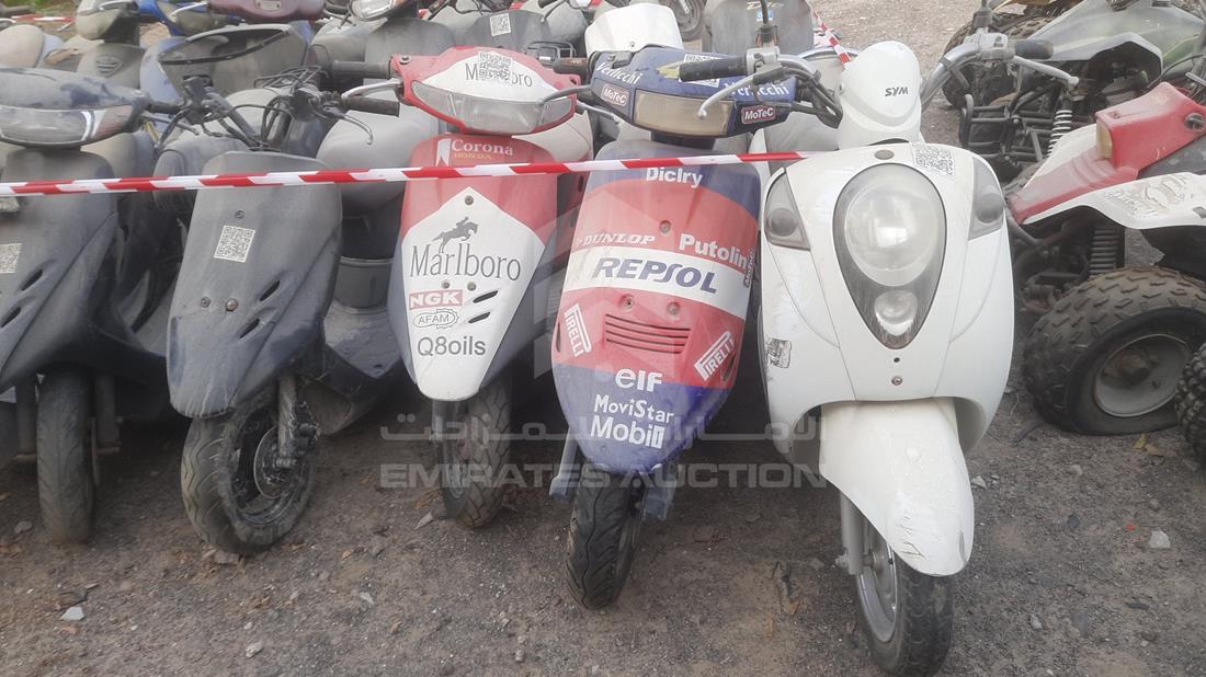 20 Scooter - Scrap without document — Rear Right Tyre — Photo 33