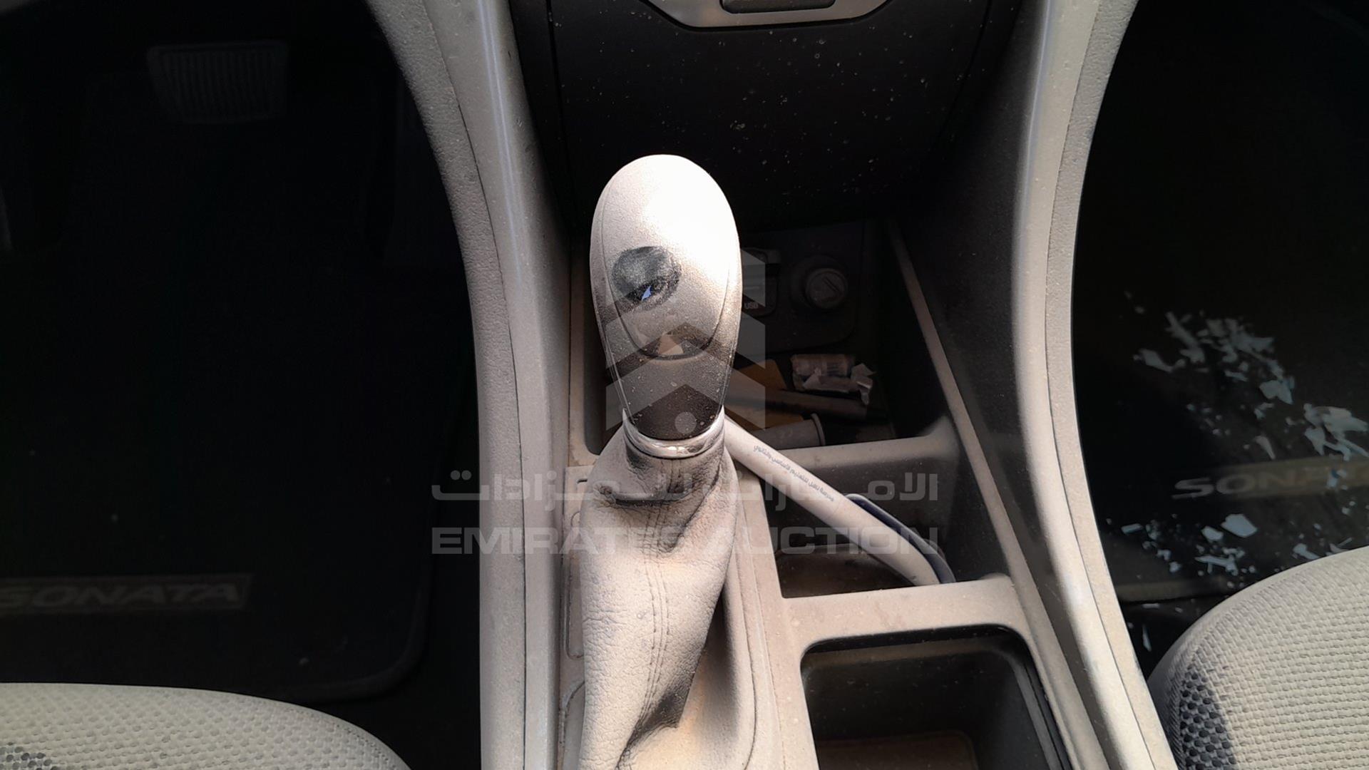 2015 HYUNDAI SONATA VIN: KMHEB41C2FA641276