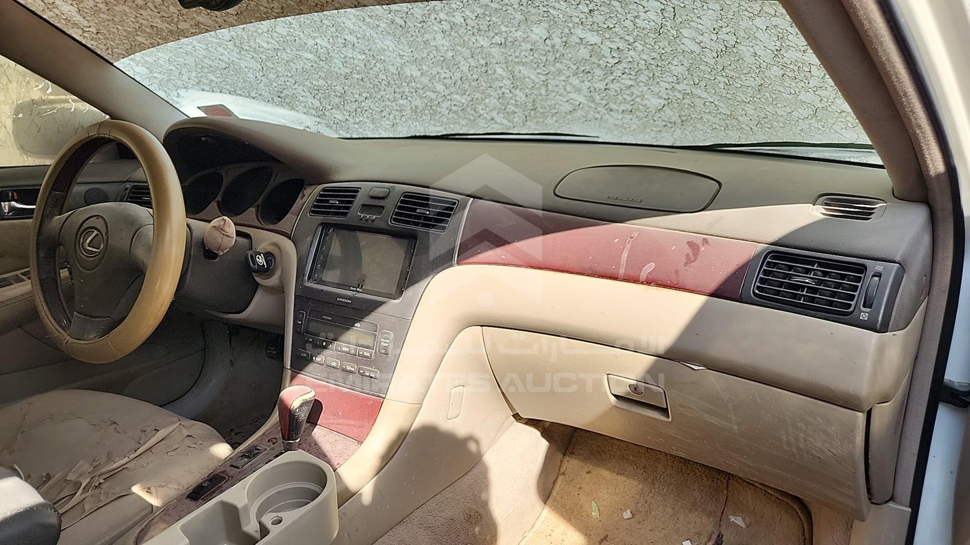 2002 LEXUS ES 300 VIN: JTHBF30G820060499