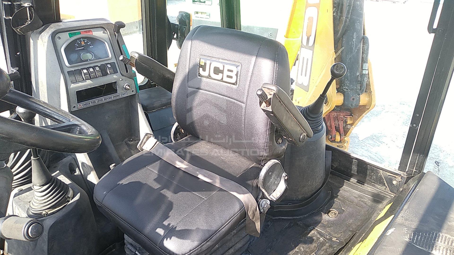 2017 JCB 3DX VIN: HAR3DXSUT01492264
