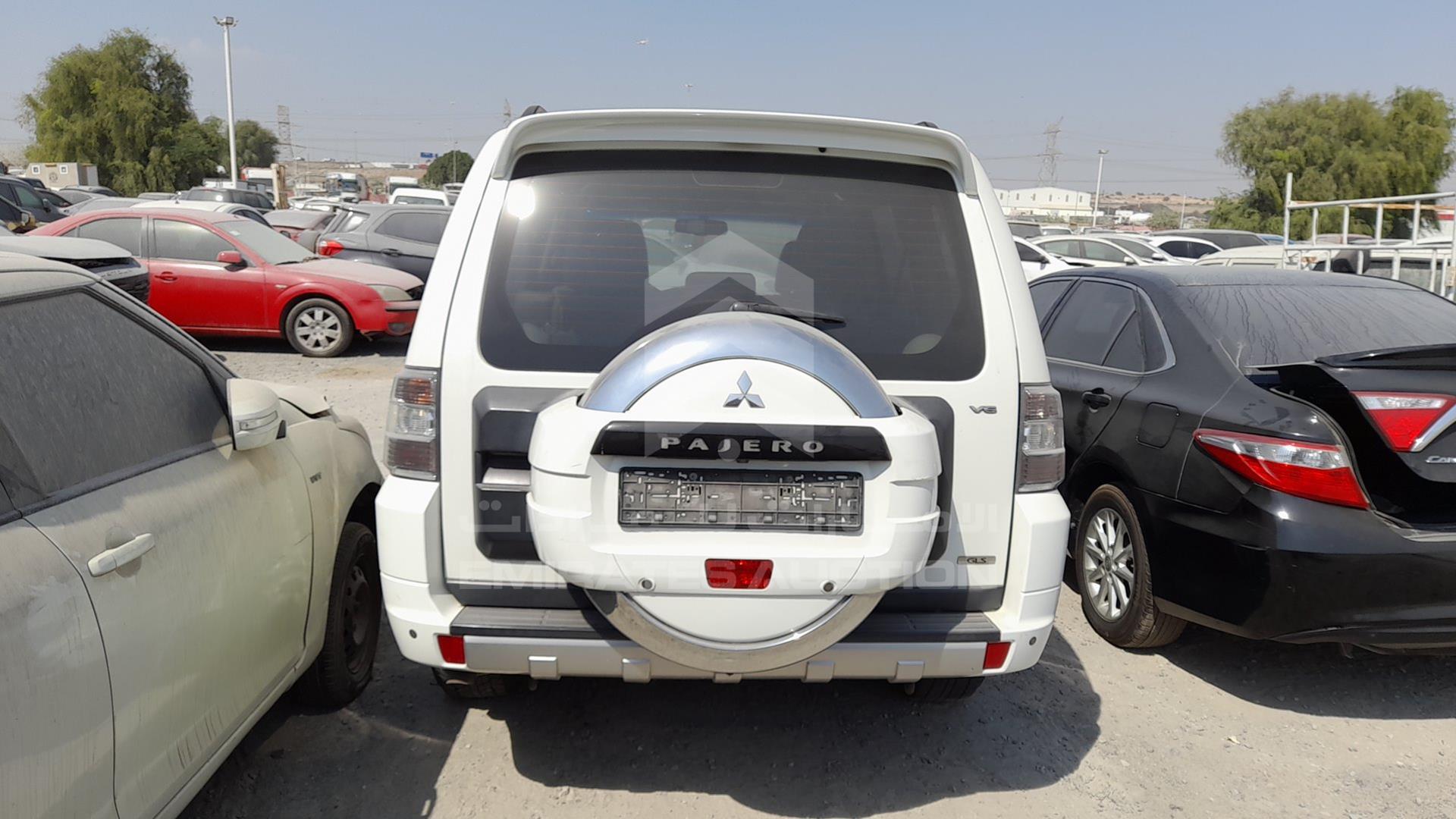 2014 MITSUBISHI PAJERO VIN: JMYLRV95WEJ705109