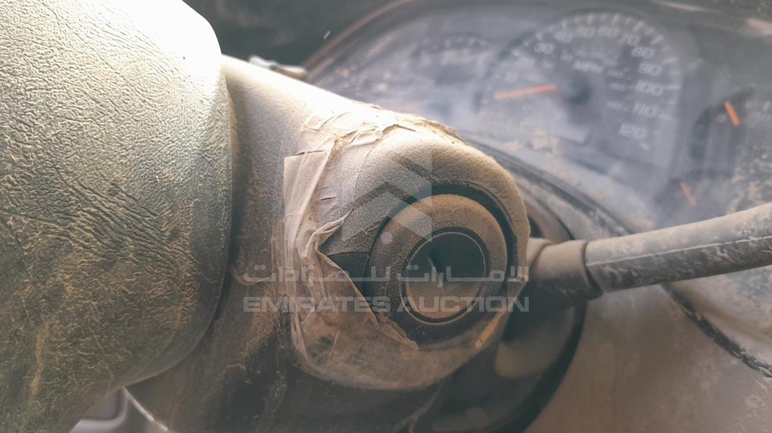 2004 GMC Suburban — Keys — Photo 4